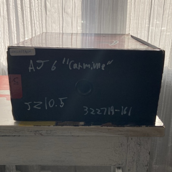 NWOT Jordan 6 Retro OG Mid Carmine US 10.5 - Picture 10 of 10